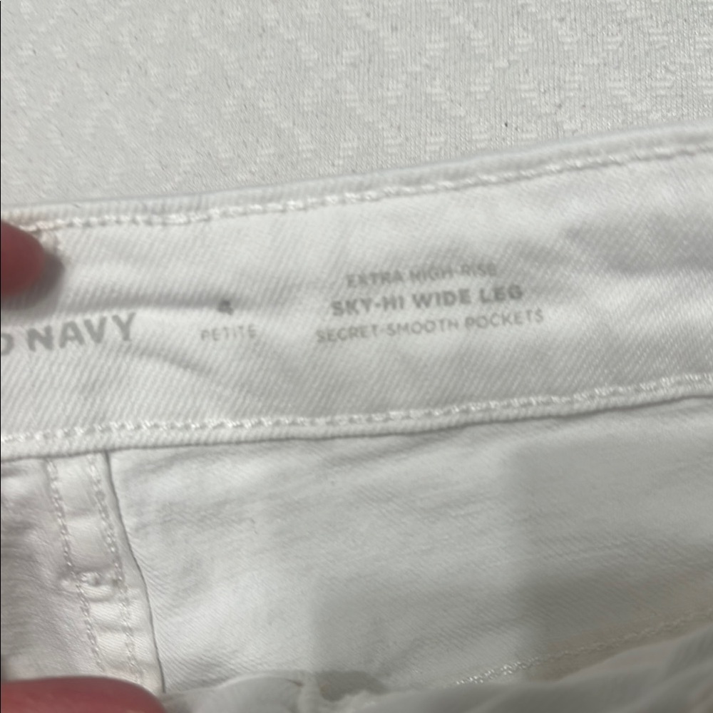 Old Navy Sky-Hi White Wide Leg Jeans 4P